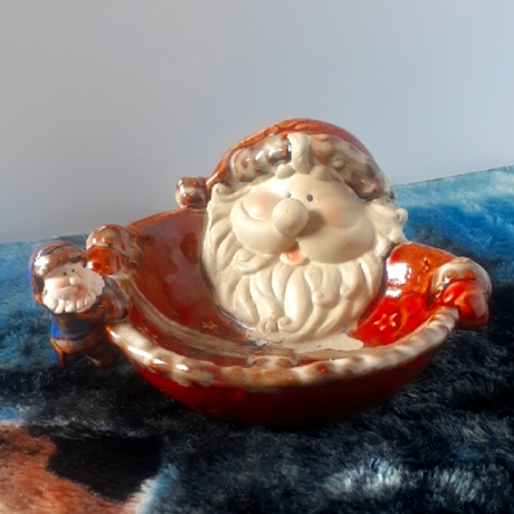 Capped Santa Claus with Elf Helper on side Soap Bowl/Scrubby Bowl/Candy Dish